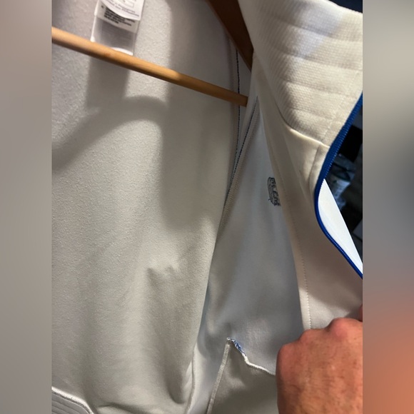 NORTHFACE GORGEOUS CLEAN WHITE W BLUE LINING ZIP UP JACKET. LOOKS SHARP! - Picture 6 of 6